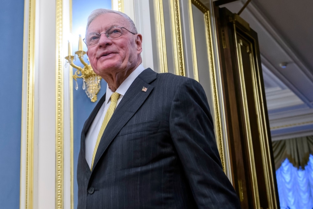 Кіт Келлог підтримав своє прізвисько в Україні, зробивши фото з котом