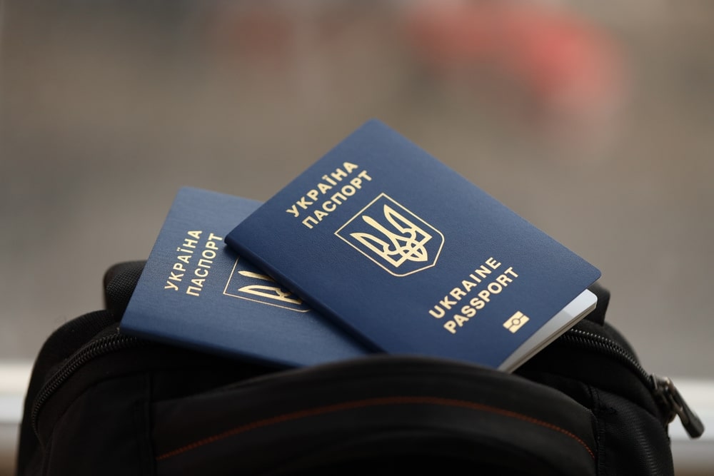 Український паспорт втрачає позиції у світі та у рейтингу безвізу