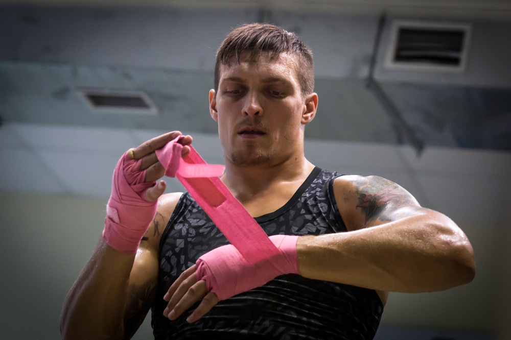 Легендарний боксер викликав Усика на бій у Києві у 2026 році