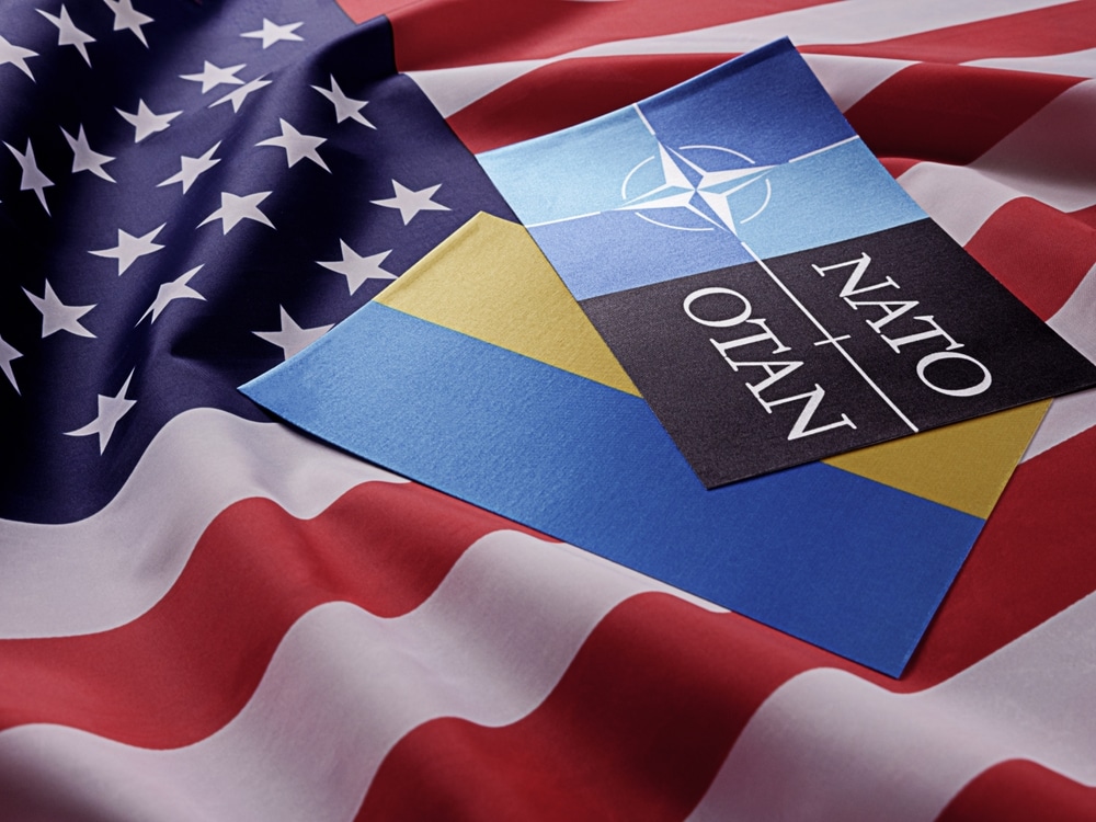 Серед американців зростає підтримка України, НАТО та лідерства США у світі