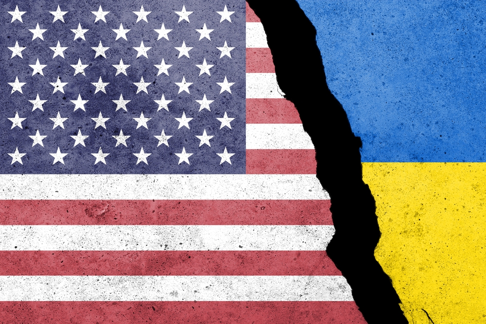 Українці втрачають довіру до США і не схвалюють політику Трампа — КМІС