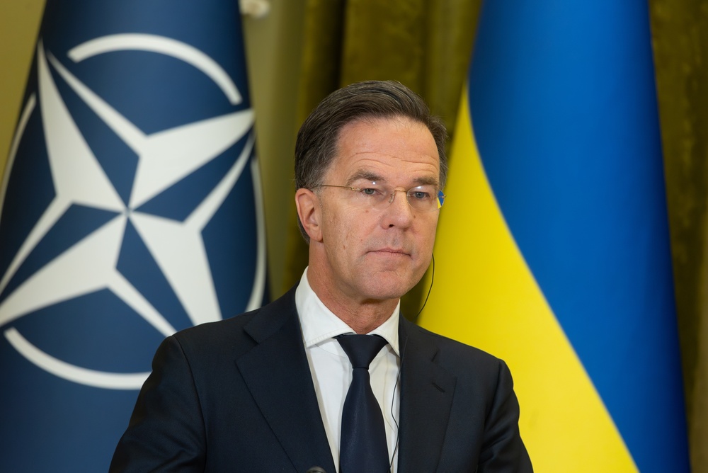 Рютте: розвідка та зброя для України від США не зупиняються