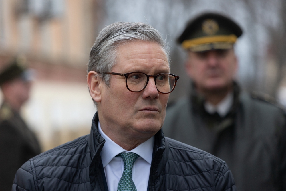 Українець підпалював будинки британського прем'єра: каже, що не знав власника