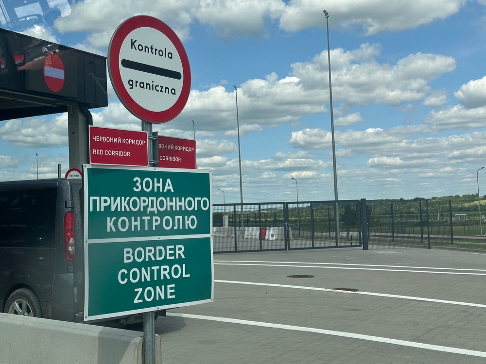 Польща допомагає ICE депортувати українців з США: правозахисники обурені