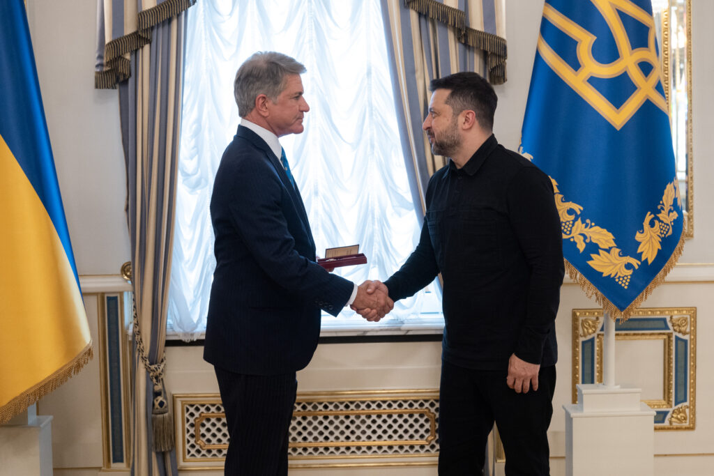 Конгресмен МакКол повернувся з України та вимагає підсилення санкцій проти РФ