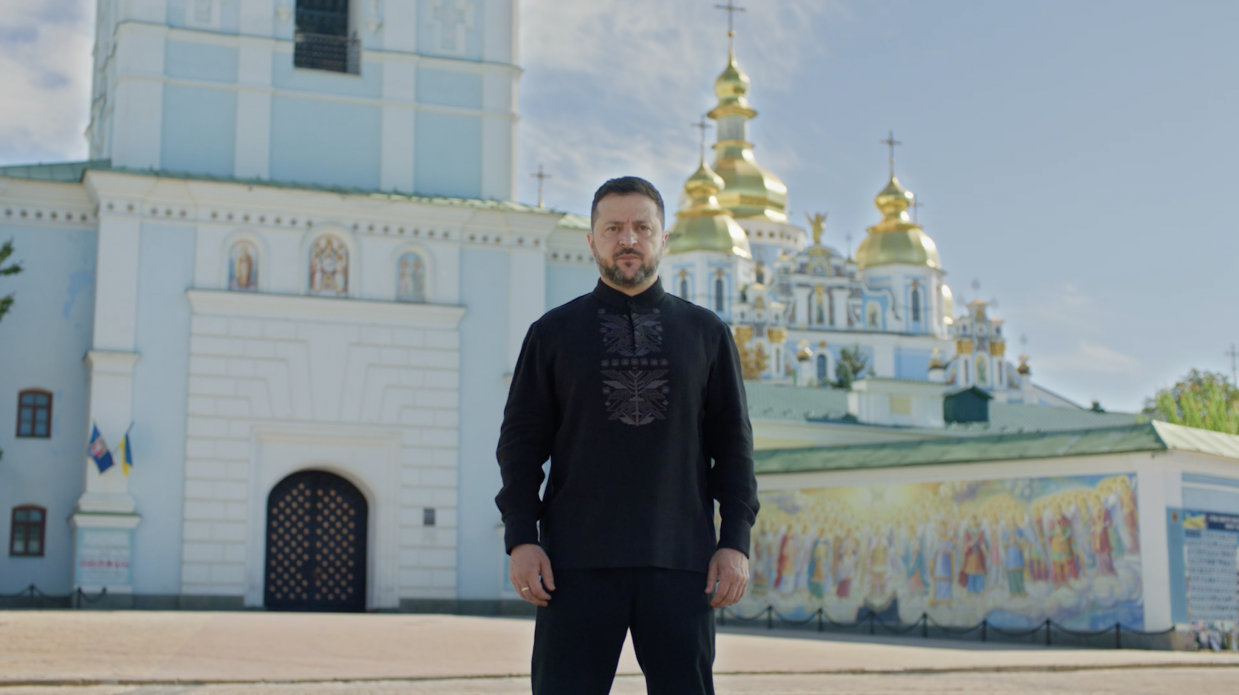 "Доки наше коло не розірве ворог, Україна не впаде": звернення Зеленського у День Незалежності