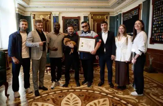 Американський боксер подарував Зеленському цуценя, назване на честь ППО