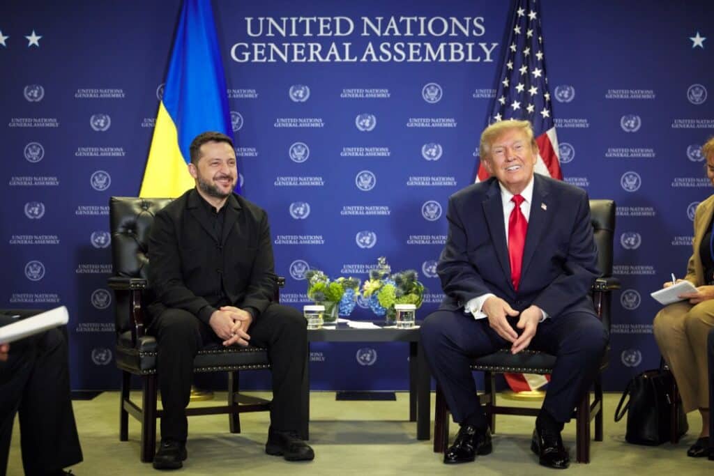 Трамп розповів, що сказав йому Зеленський на прохання менше бити по НПЗ в Росії