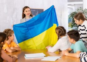 МОН затвердило підвищення кваліфікації для вчителів українознавчого компоненту за кордоном