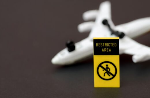 Україна попередила світ про небезпеку польотів над РФ: авіакомпанії скасовують рейси Україна попередила світ про небезпеку польотів над РФ: авіакомпанії скасовують рейси
