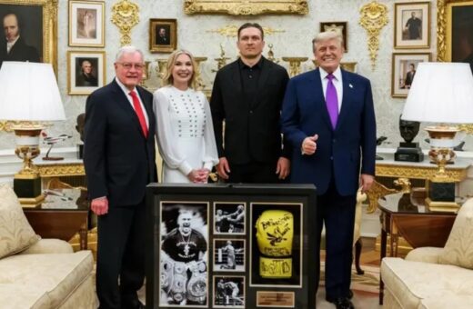 Про що насправді говорили Трамп і Усик? Келлог розкрив таємницю Про що насправді говорили Трамп і Усик? Келлог розкрив таємницю