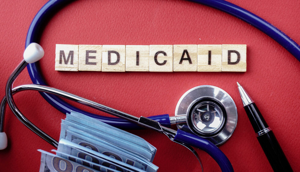 З 1 жовтня деякі українці у США втрачають доступ до Medicaid: кого стосуються зміни