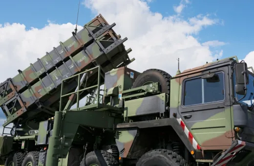 Україна майже місяць чекає на підпис Гегсета щодо ракет для Patriot і NASAMS Україна майже місяць чекає на підпис Гегсета щодо ракет для Patriot і NASAMS